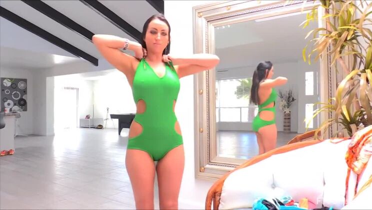 [FTVGirls] - Showing Off Her Beauty 8 - Ike Diezel - Vivian Fox