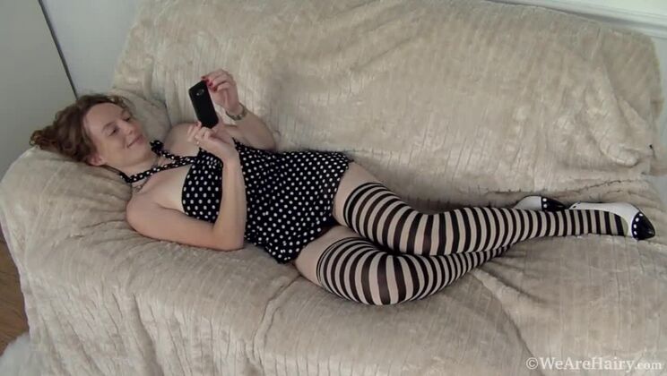 [WeAreHairy] - Ana Molly In Stockings Masturbating On Sofa - Ana Molly