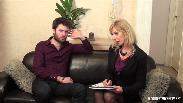 Hairy Blonde Marina Seduces Doryann