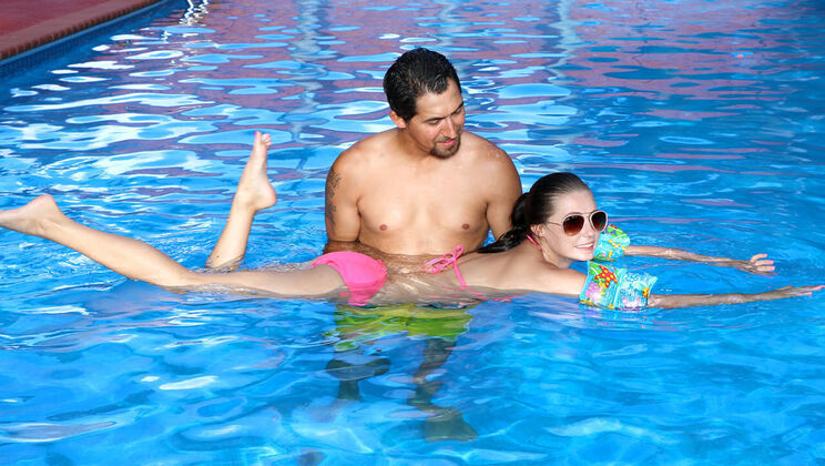 Semen Play With Teen Carolina