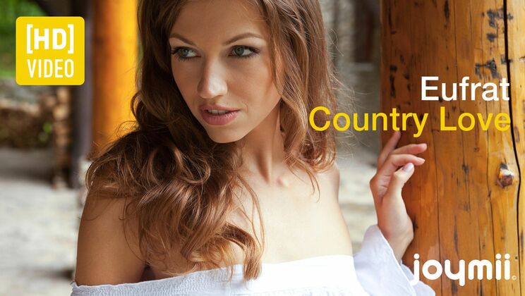 Brunette Love Outdoors