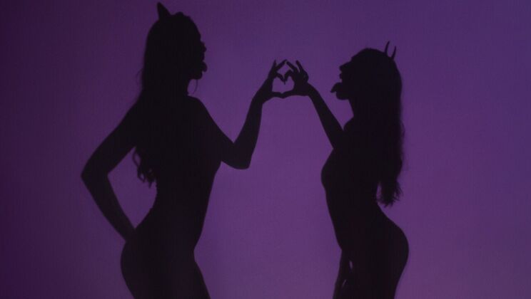 [WeLiveTogether] - Tits, Tongues, and a Little Shade - Gianna Dior - Desiree Dulce