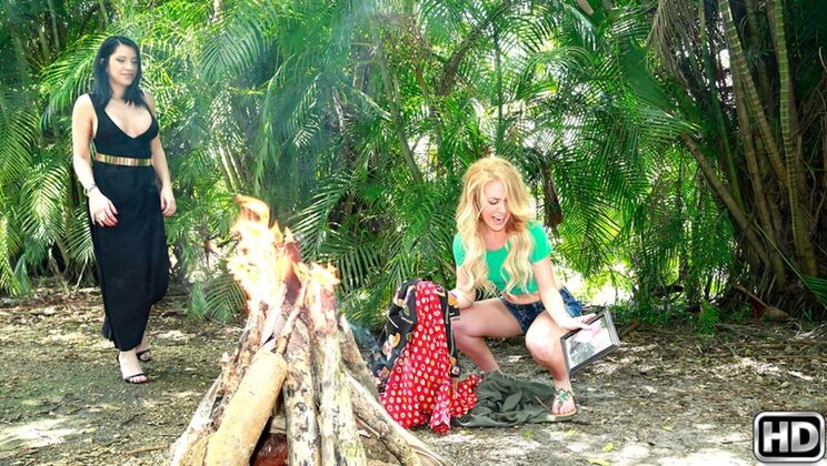 [MomsLickTeens] - Brunette on Blonde Booty Fun - Bonnie Grey - Cassandra Cain