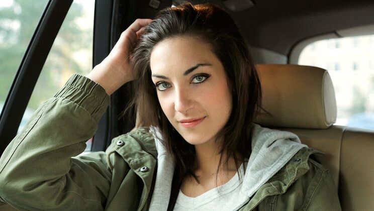 Cab Ride Turns into Missionary Fuck with Big Cock