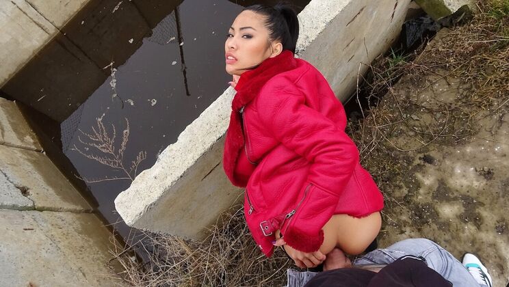 Outdoor Fun with a Thai Lady in Cowgirl Position