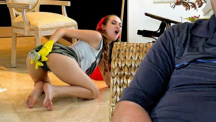 Sultry Samantha in a Kneeling Pose