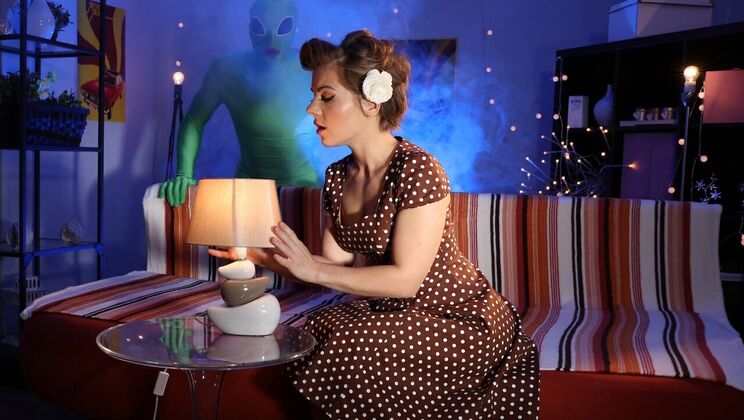 Halloween Cum on Mom's Pussy