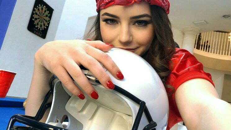 [IKnowThatGirl] - Girlfriend Loses Bet to Kylie Quinn - Kylie Quinn