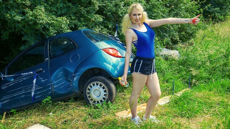 [StrandedTeens] - British Amateur Gives Blowjob - Grace Harper