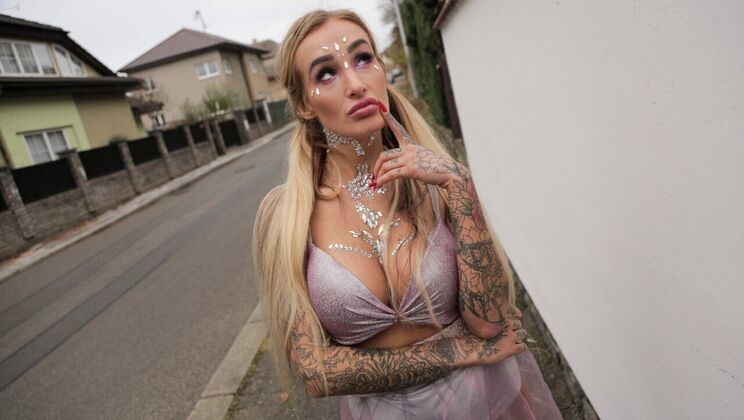 [PublicAgent] - Blonde Bombshell Stripshow