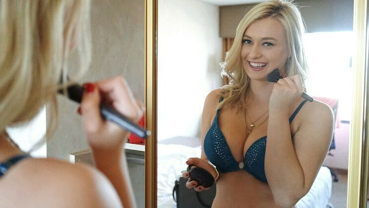 Natalia Starr Sucks It Good