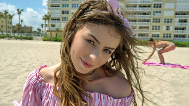 [MOFOSLab] - Amateur Babe's Reverse Cowgirl Beach Adventure - Tony Rubino - Alex Blake