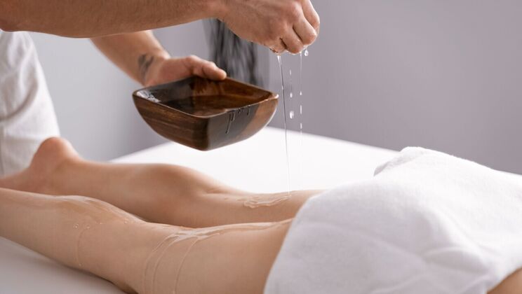 [MassageRooms] - Italian Teen's First Erotic Massage Experience