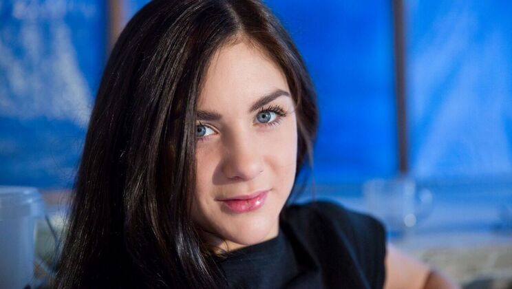 Lullu Gun's Blowjob and Masturbation Frenzy