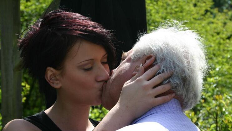 [Oldje] - Old Man Young Woman Park Sex