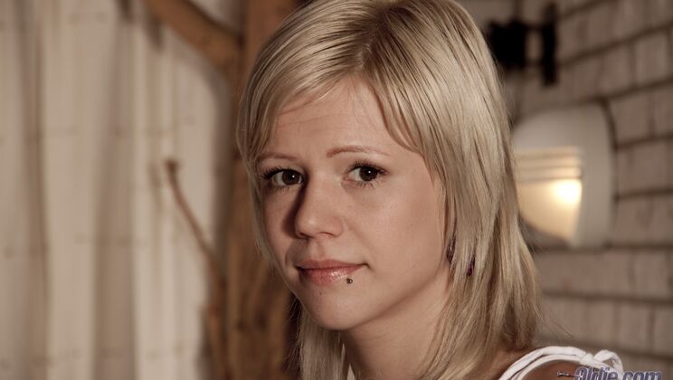 [Oldje] - Tattooed Blonde Gets Happy Ending