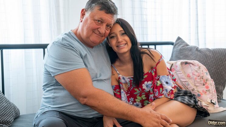 [Oldje] - The Natural Seductress: Lia Takes On The Landlord - Lia Ponce - Eddie Montana