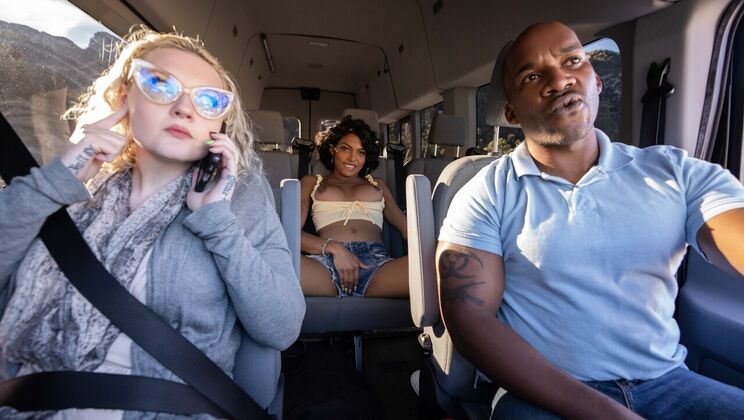 [TransAngels] - Lola's Athletic Body Takes Big Cock Deep - Lola Morena - Smash Thompson