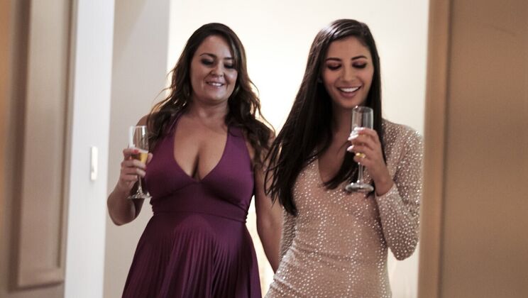 Lesbian Brunettes Gianna Dior and Elexis Monroe Kissing