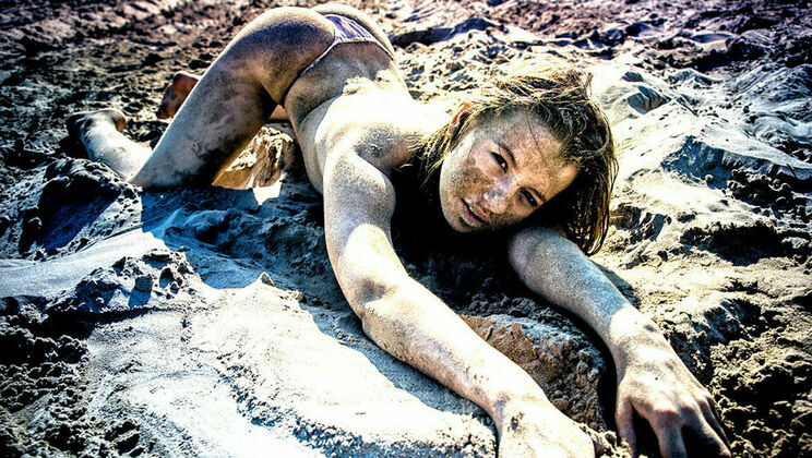 [SexArt] - Natural beauty gets fucked on the beach - Olivia Grace - Matt Ice