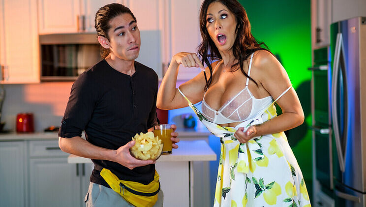 [MyFriend'sHotMom] - Enhanced Body Milf Reagan Foxx Fucking Young Boy - Reagan Foxx - David Lee