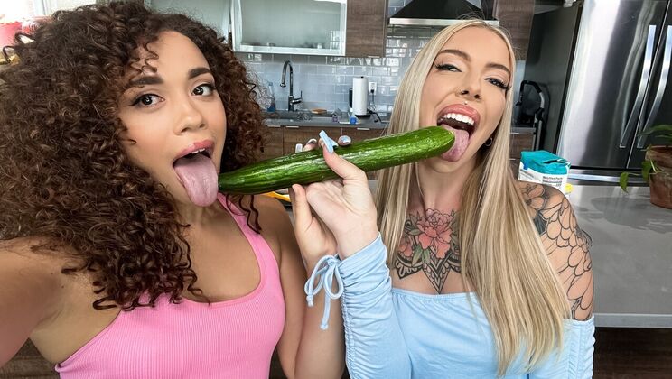 [WeLiveTogether] - Kinky Babes in the Kitchen