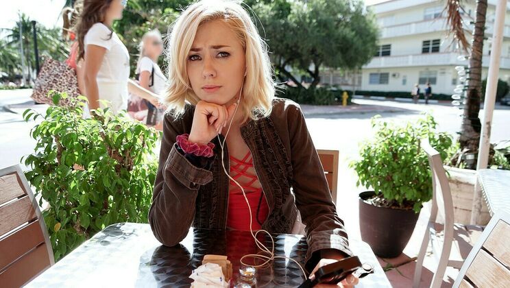 [PublicPickups] - Sizzling Backyard Sex with Haley Reed and Levi Cash - Haley Reed - Levi Cash