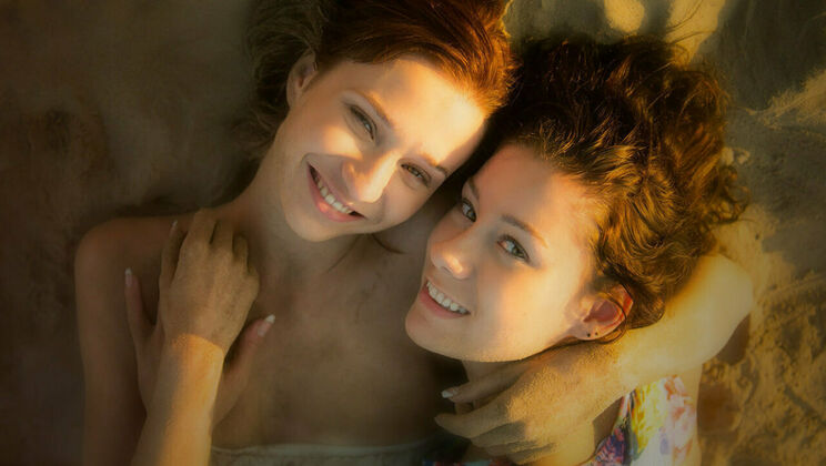 [SexArt] - Czech Brunette Touch - Aiko Bell - Chelsea Sun