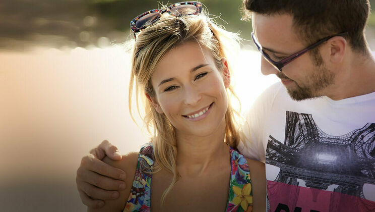 [SexArt] - Shaved Pussy Licking on the Beach - Lola Reve - Franck Franco