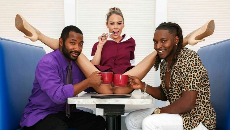 Summer Vixen's Pussy Feast