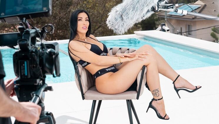 [Private] - Clea Gaultier: Pierced and Sexy - Clea Gaultier