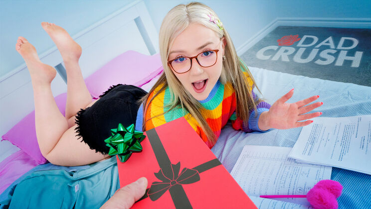 [DadCrush] - Eva Nyx’s Stress-Relieving Blowjob Leads to Intense Female Orgasm - Jay Rock - Eva Nyx