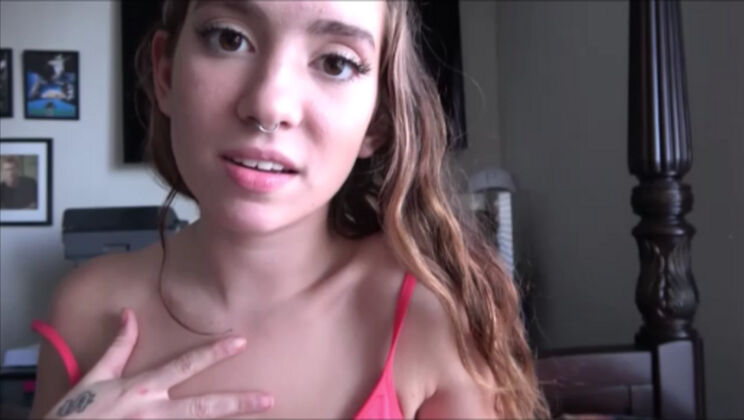 Brunette Teen Gives Slurpy Blowjob & Gets Cum