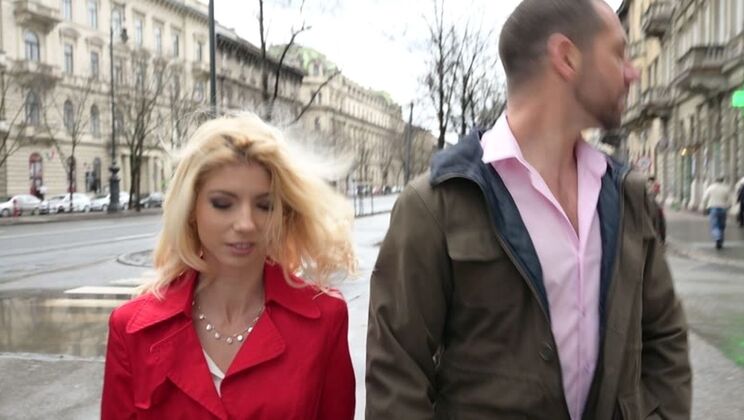 Wet pussy of blonde Missy Luv takes a pounding