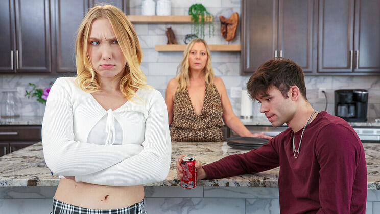 [StepSiblingsCaught] - Stepbrother Fucks Stepsister Hard - Cowgirl, Blowjob, Handjob - Mckenna Lynn - Enzo East