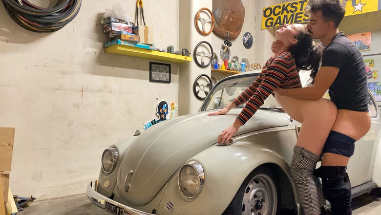 Hairy Pussy Love Bug: Josie Rides Karmann in Car