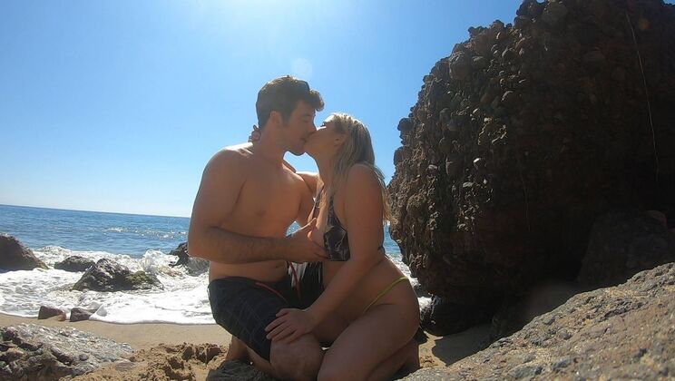Beach Blowjob and Cumshot in Magical Sex Land