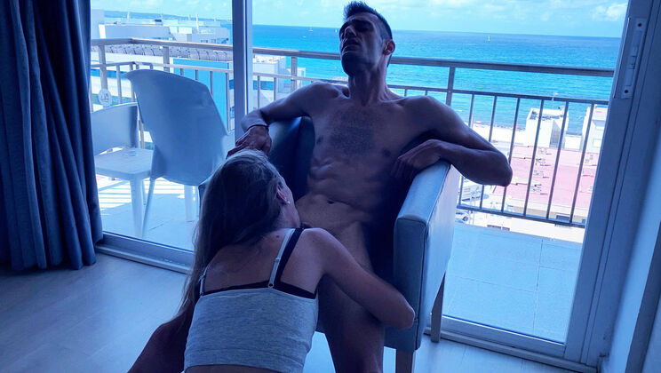 Lucía & Dylan Fuck Hard by the Sea