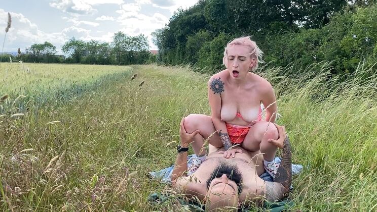 Nothing Better: Bonnie Masturbates Outdoors