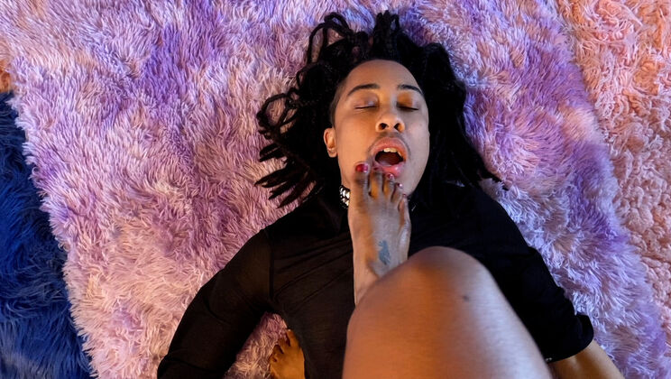 Honey G & K Rivers Foot Worship and Pussy Licking