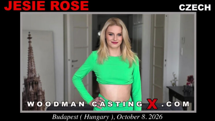 Blonde beauty Jesie Rose blows in casting